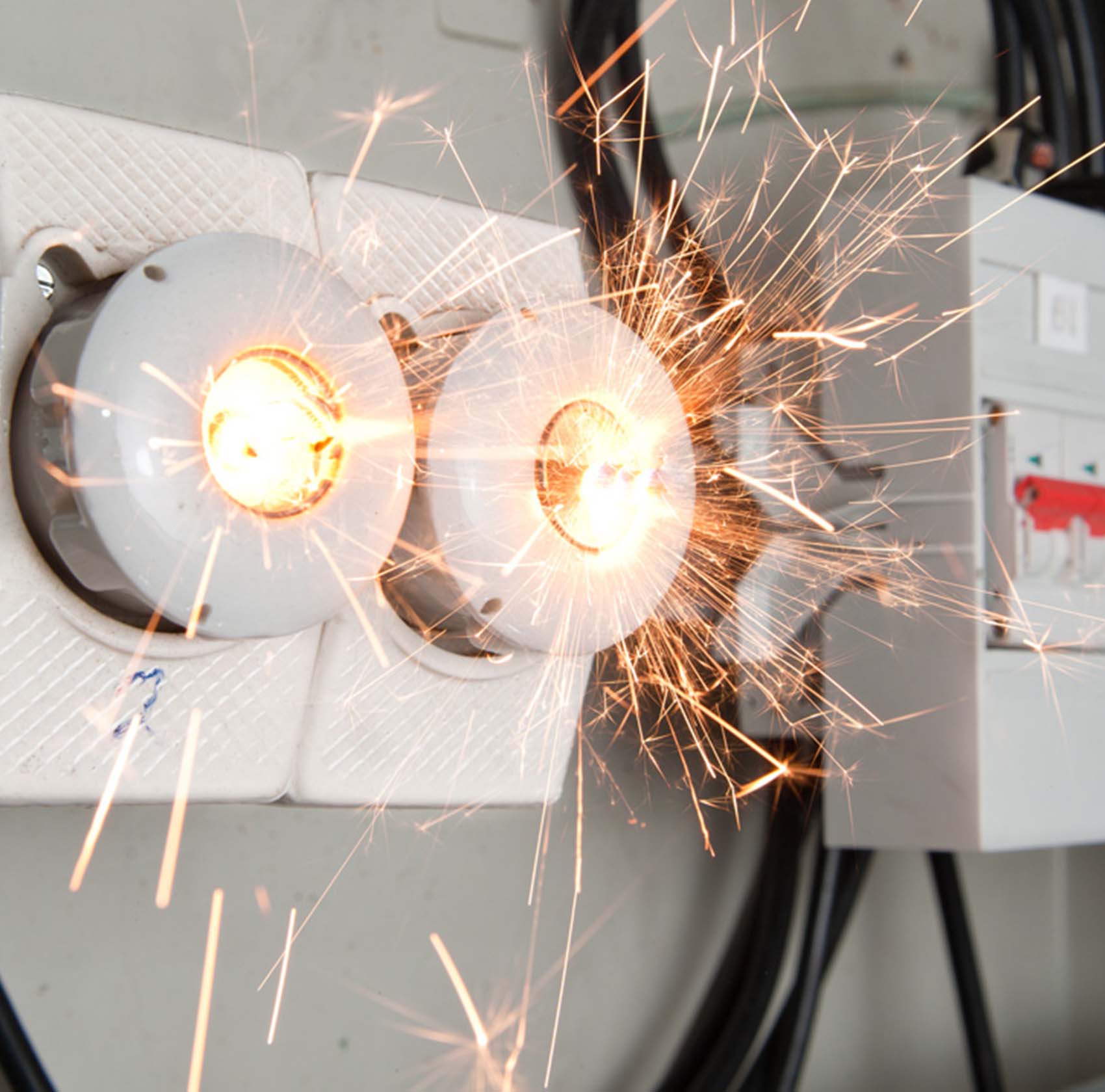 Potensi Bahaya Listrik Rumahan: Apa yang Harus Diketahui untuk Menghindari Cedera